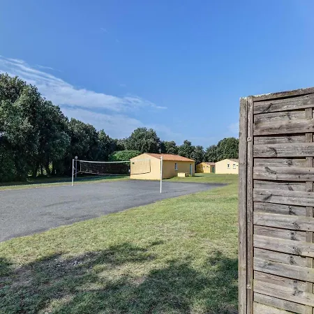 Gite In A Holiday Park With Swimming Pool Saint-Savinien