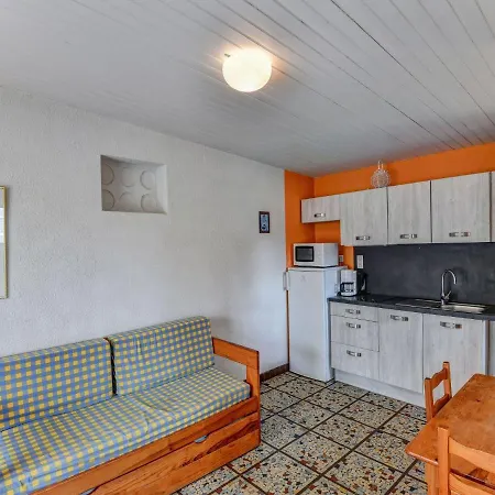 Tatil Evi Gite In A Holiday Park With Swimming Pool Saint-Savinien